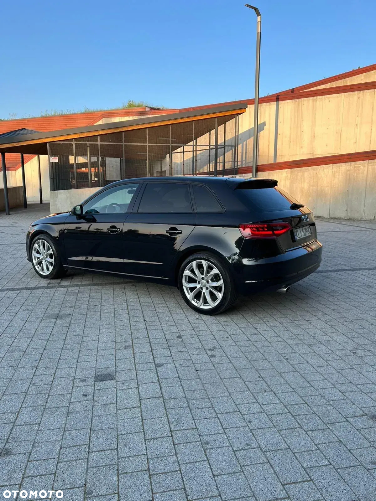 Audi A3 1.6 TDI DPF Ambiente S tronic - 3