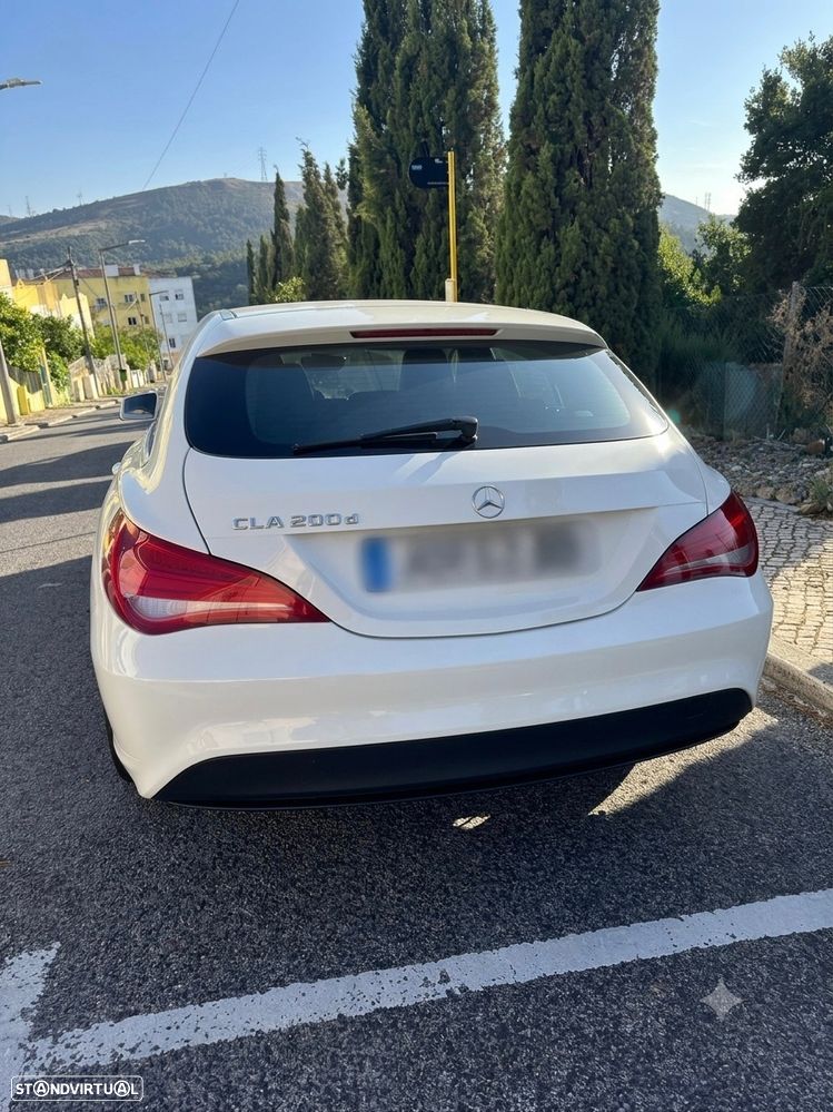 Mercedes-Benz CLA 200 d Shooting Brake Urban Aut. - 2