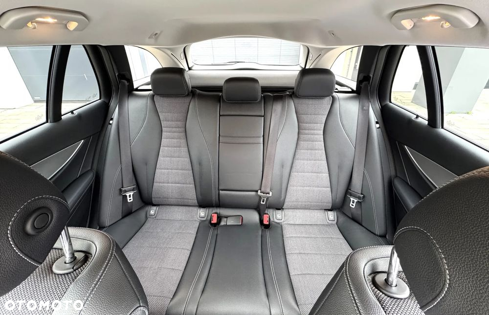 Mercedes-Benz Klasa E 220 d T 9G-TRONIC Avantgarde - 12