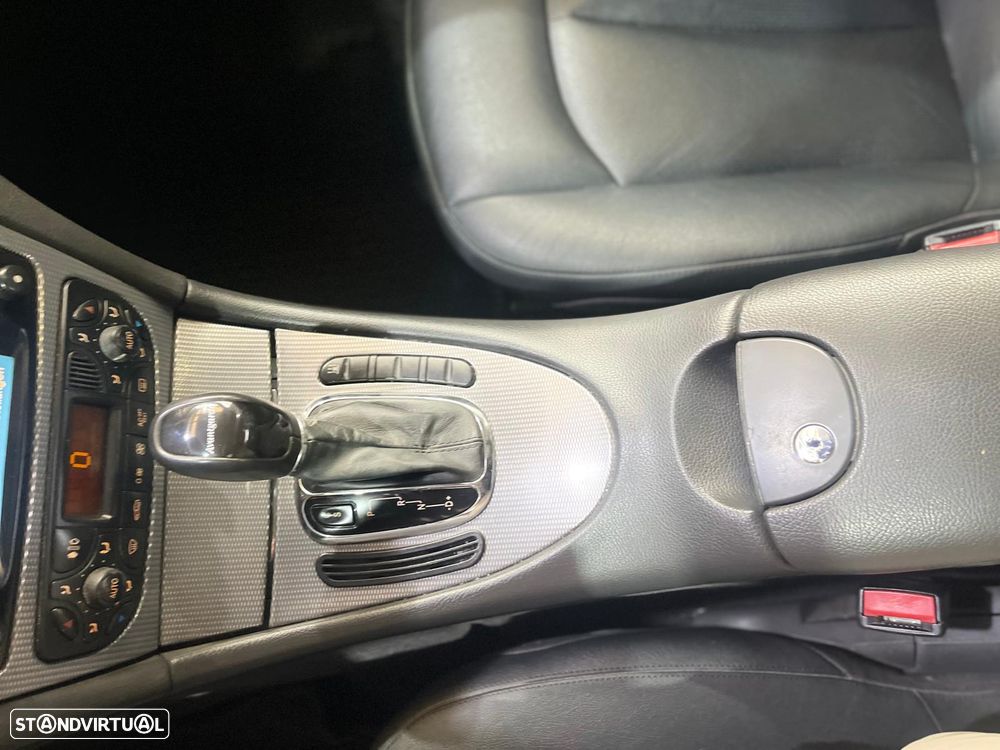 Mercedes-Benz CLK 220 CDi Avantgarde Aut. - 40