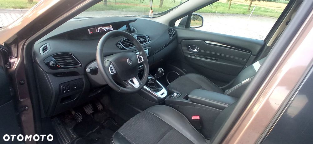 Renault Grand Scenic - 9