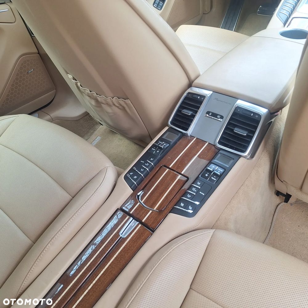 Porsche Panamera S E-Hybrid - 18