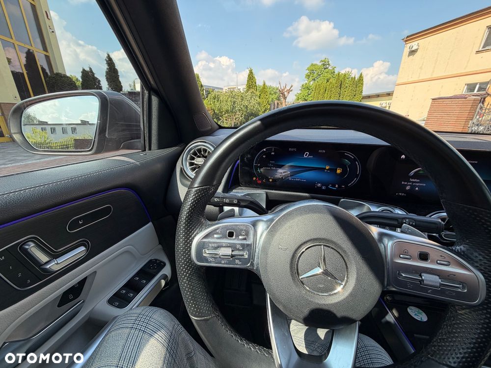 Mercedes-Benz GLB 250 4-Matic AMG Line 8G-DCT - 17