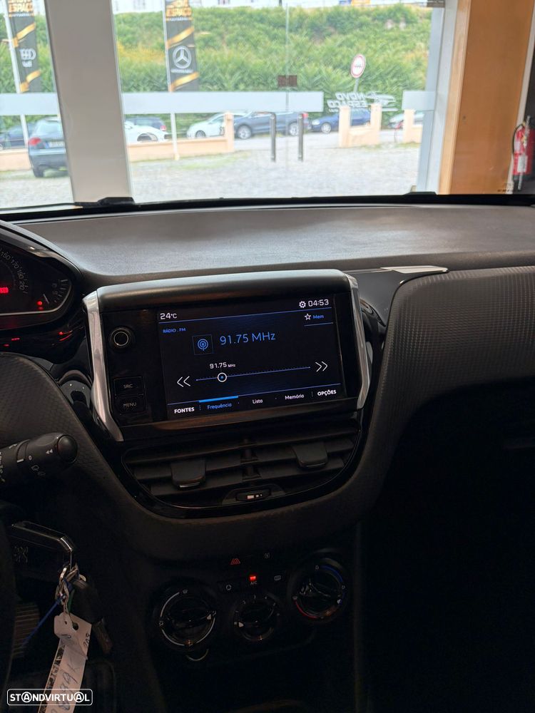 Peugeot 208 1.6 BlueHDi Style - 17