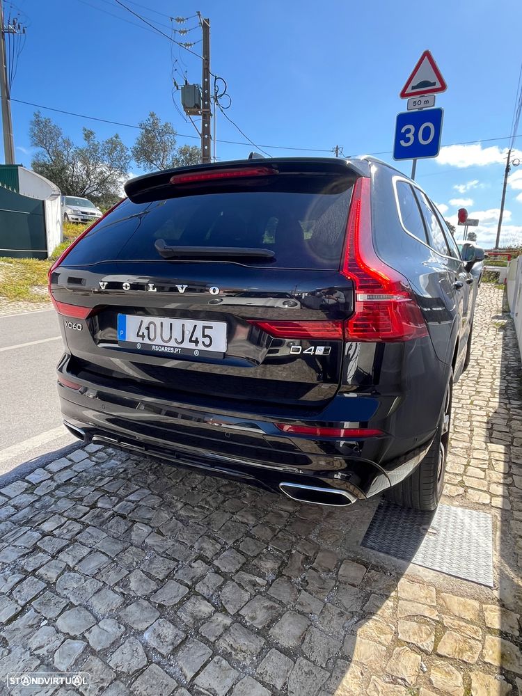 Volvo XC 60 2.0 D4 R-Design AWD Geartronic - 3