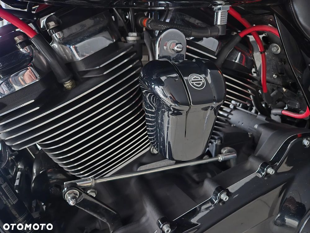 Harley-Davidson Touring Road Glide - 4