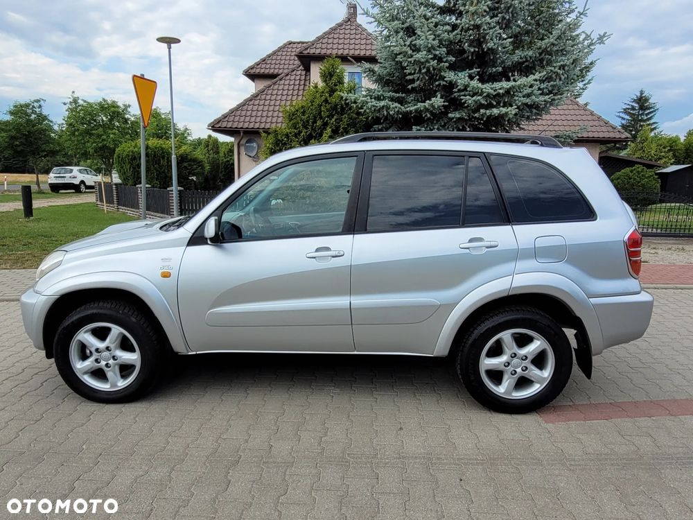 Toyota RAV4 - 8