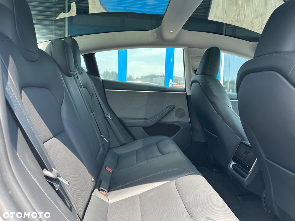 Tesla Model 3 - 14