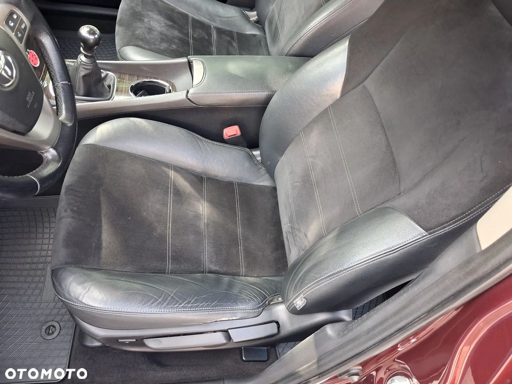 Toyota Avensis 2.0 D-4D Premium - 8