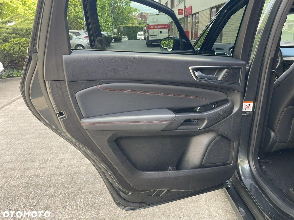 Ford S-Max - 22
