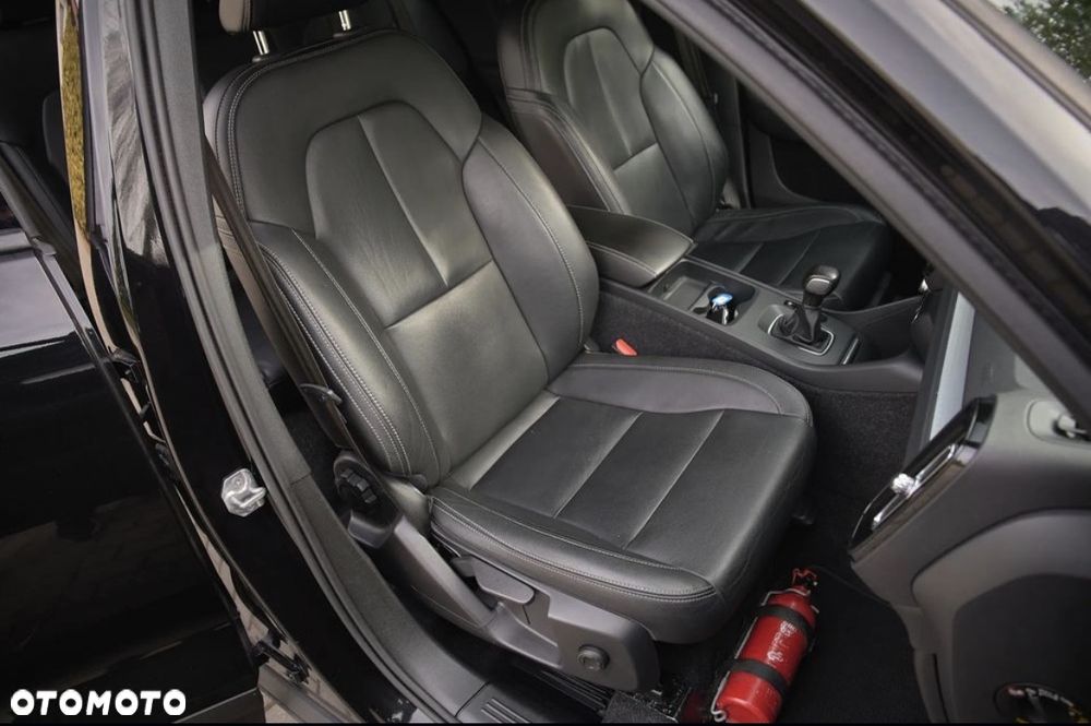 Volvo XC 40 T3 Momentum Pro - 28