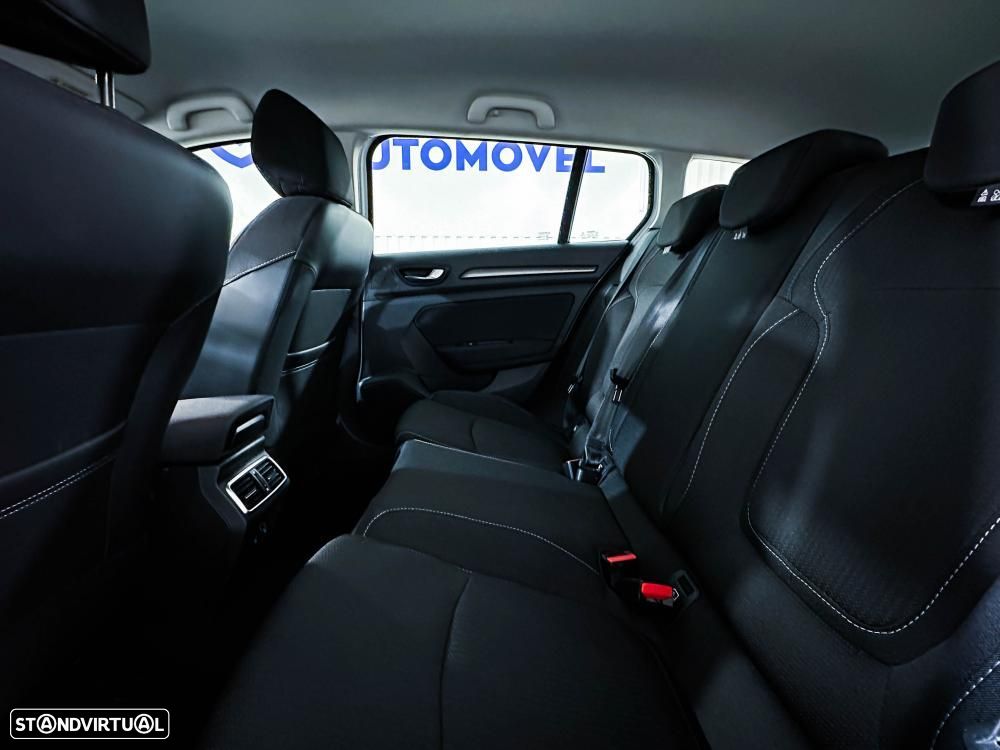 Renault Mégane 1.6 Plug-In Limited - 10