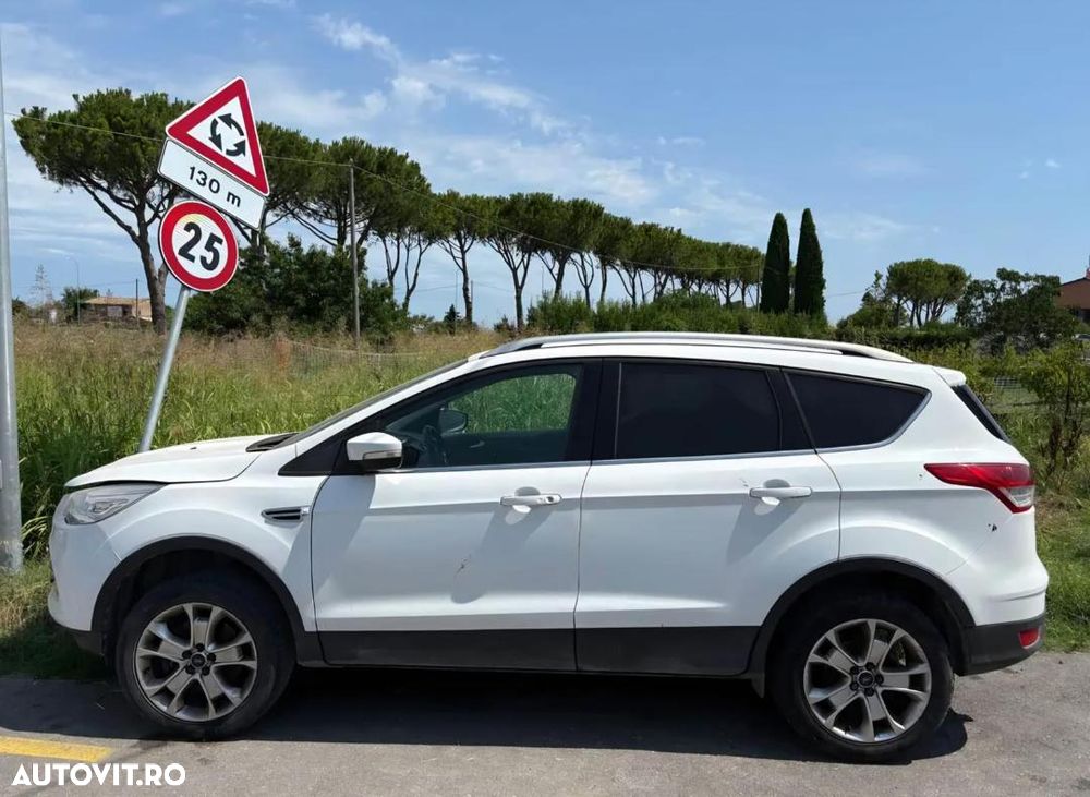 Ford Kuga 2.0 TDCi Powershift 4WD Titanium - 2