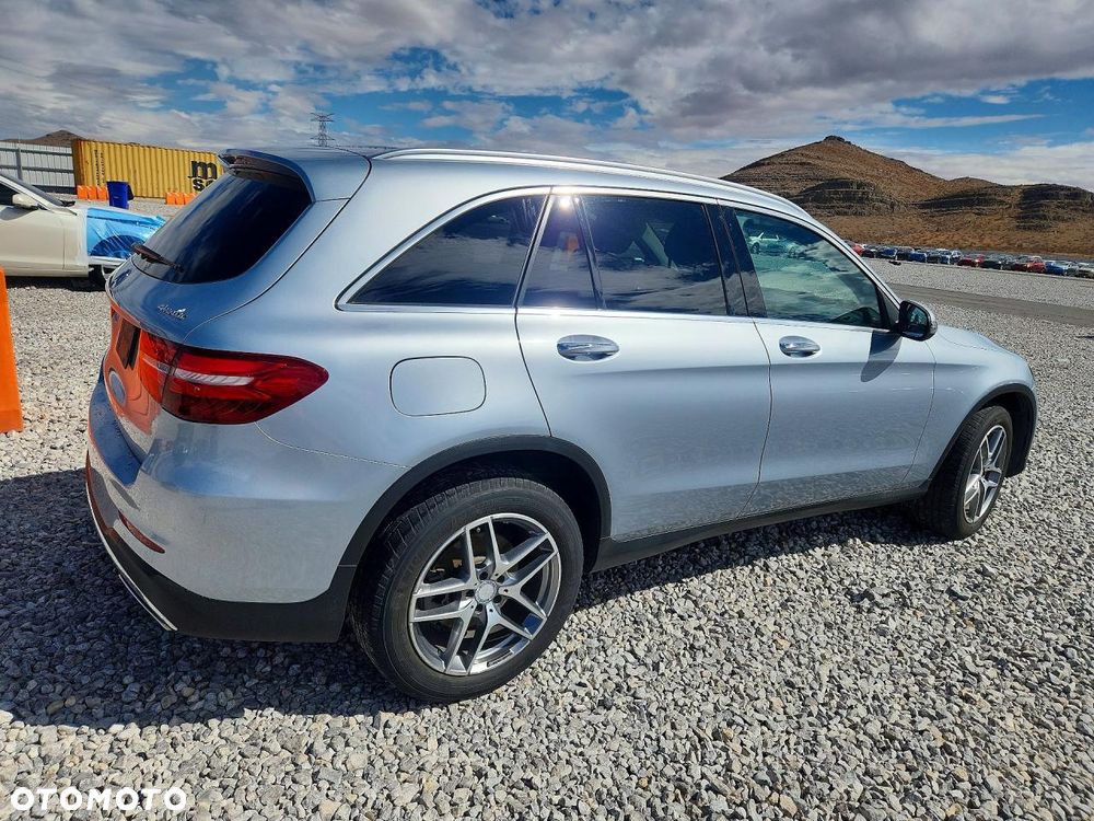 Mercedes-Benz GLC 300 4Matic 9G-TRONIC - 4