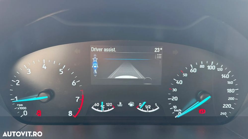 Ford Focus 1.0 EcoBoost Titanium - 24