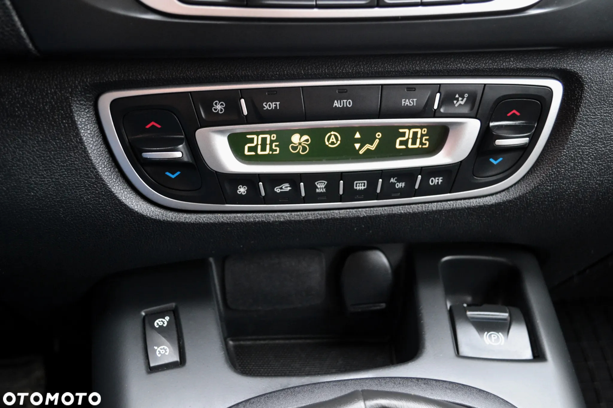 Renault Scenic 1.5 dCi Limited - 22