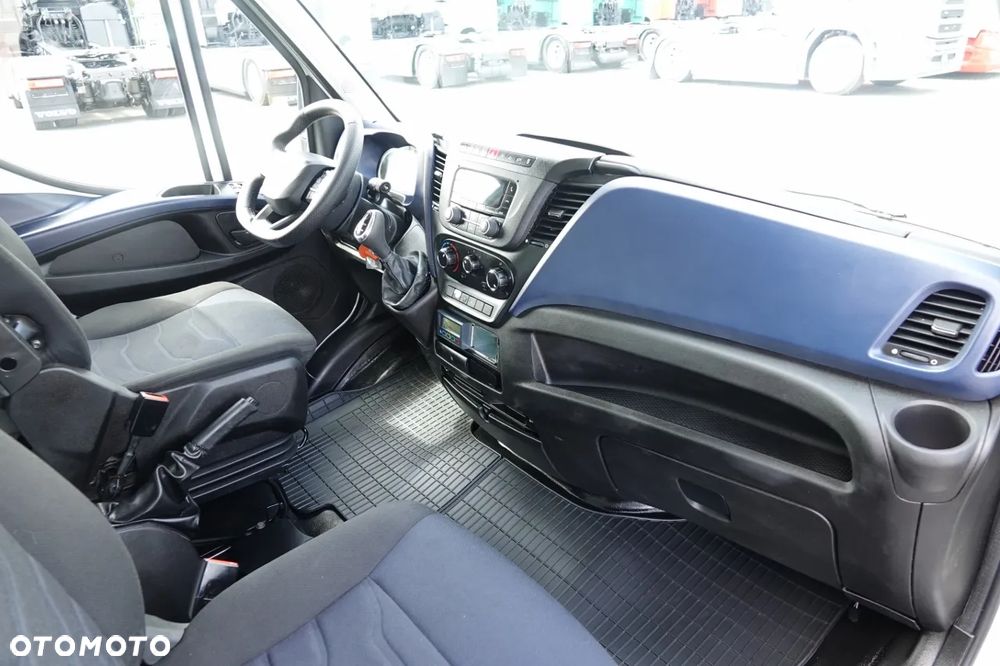 Iveco DAILY 35-140 / CHŁODNIA / AGREGAT PULSOR 400 / WINDA / HI-MATICK /  BLIŹNIAK / - 36