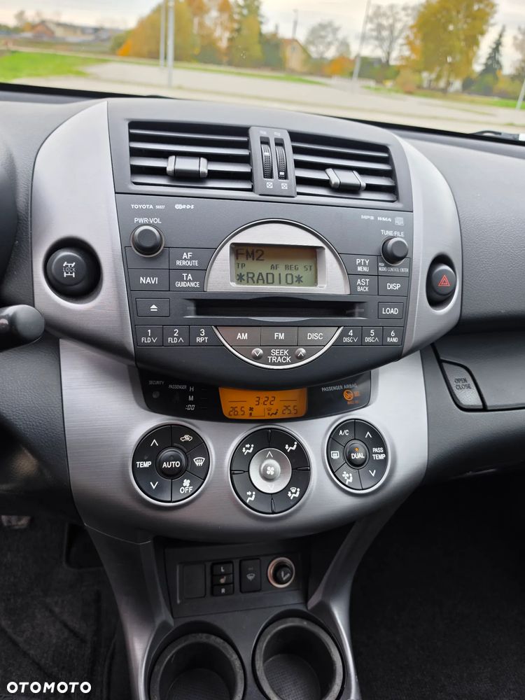 Toyota RAV4 2.0 4x4 Travel - 26