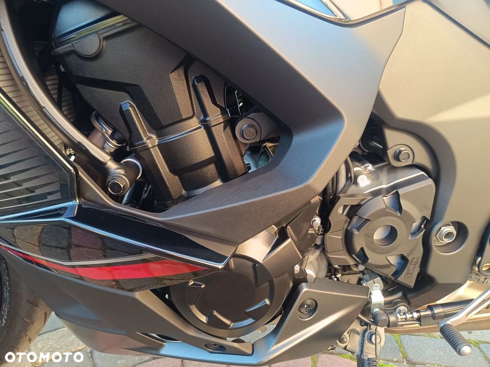 Kawasaki Ninja 1000 SX - 23