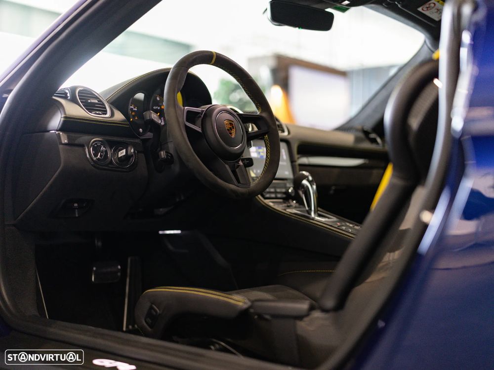 Porsche 718 Cayman GT4 PDK - 55