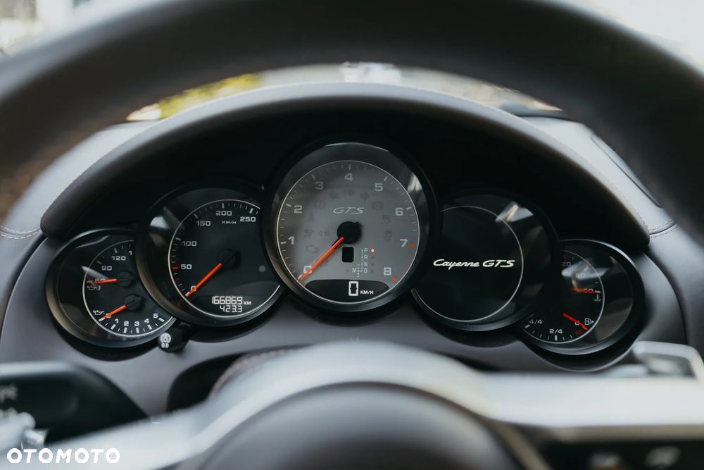 Porsche Cayenne GTS - 17