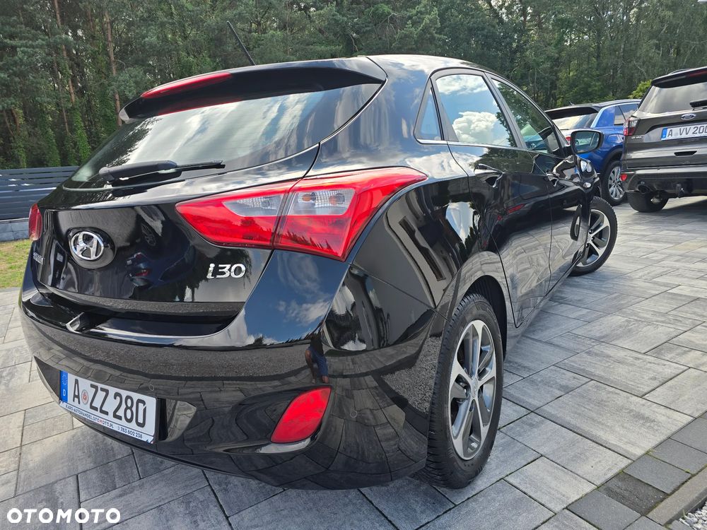 Hyundai i30 blue 1.4 Passion - 14