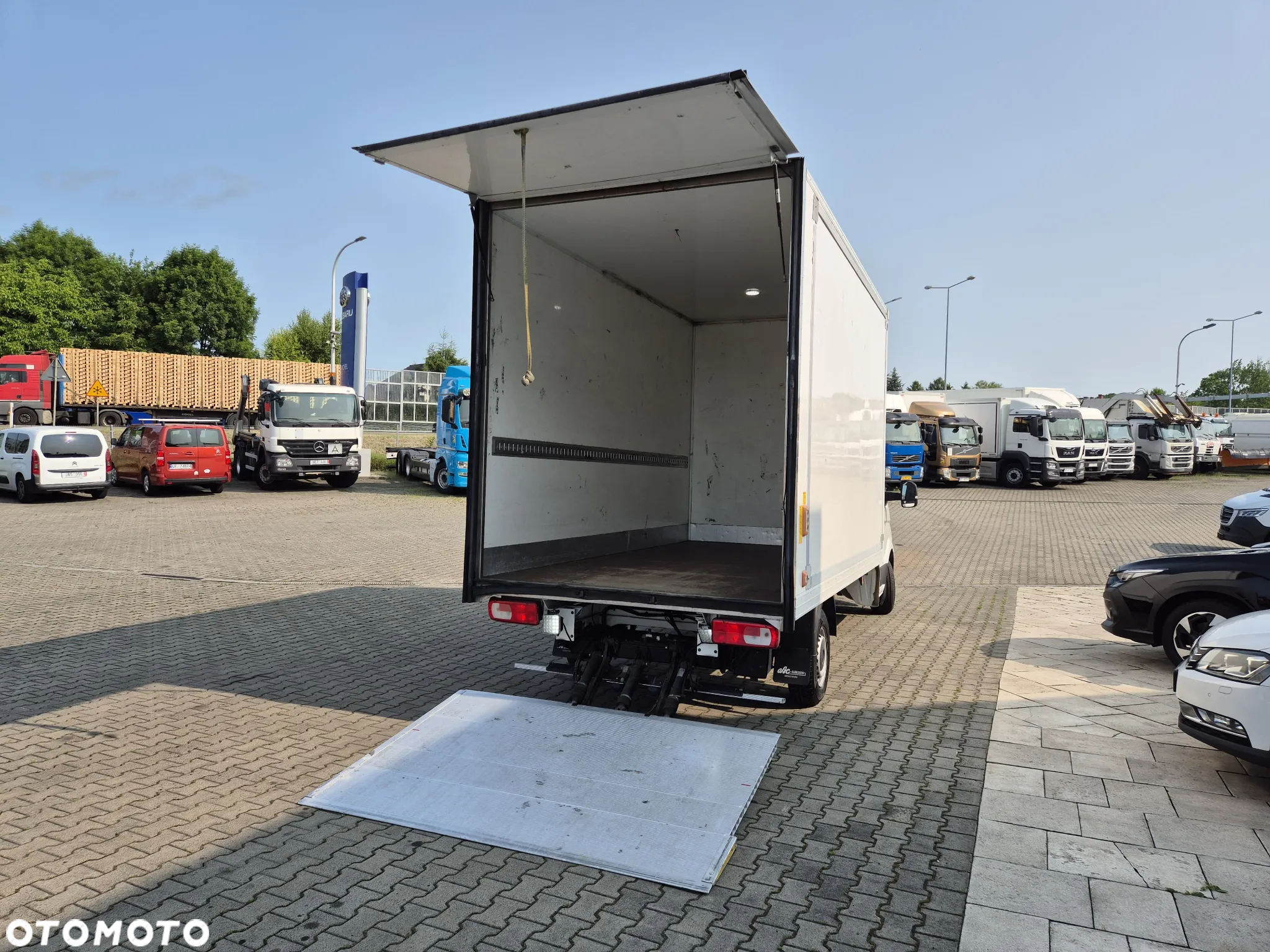 Volkswagen CRAFTER 2.0 TDi 177 / UNIKATOWY! / WYSOKI KONTENER / E6 / BEZWYPADKOWY / WINDA 750KG / WEBASTO - 34