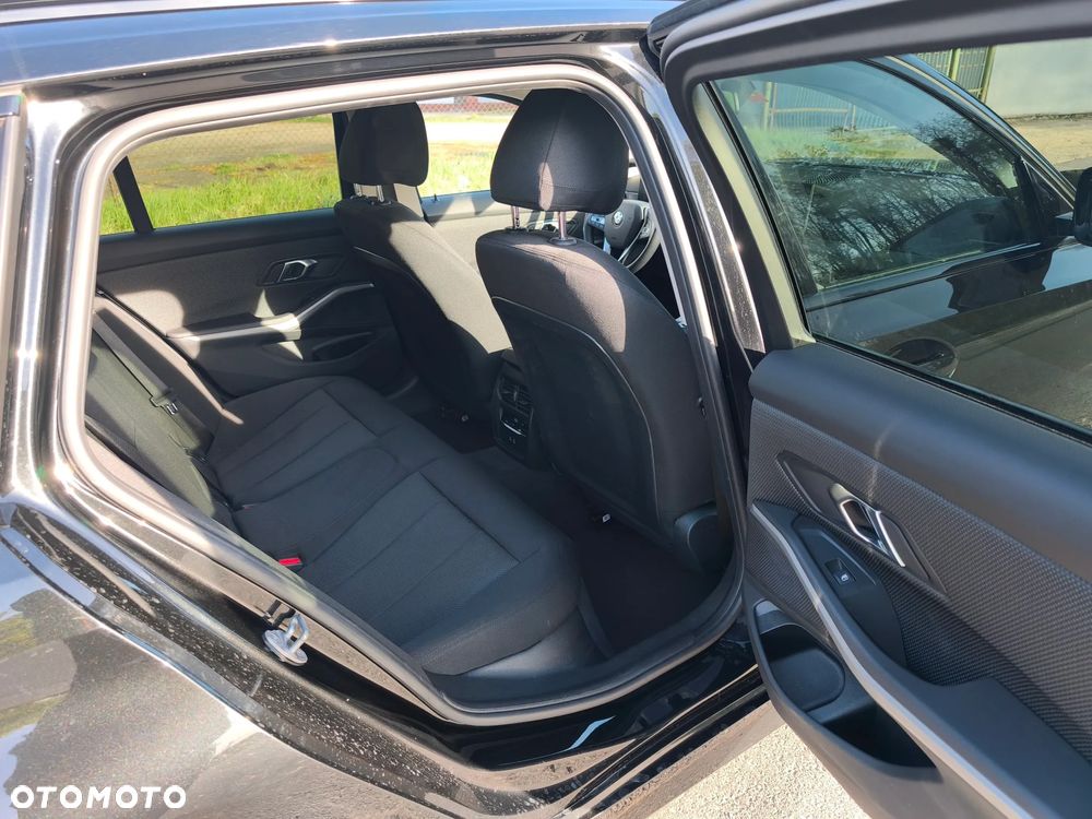 BMW Seria 3 318i Advantage - 31