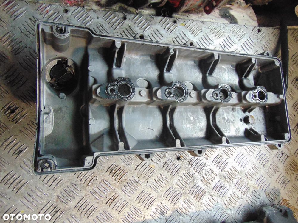 Pokrywa zawór Mercedes w164 w221 R629 420 450 cdi cena sztuka - 3