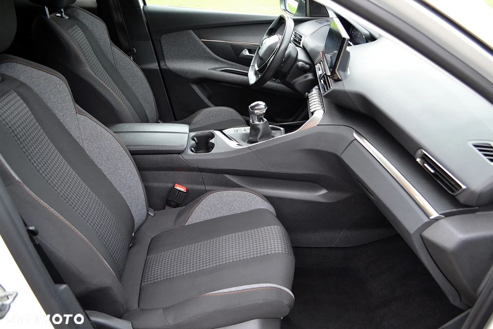 Peugeot 3008 1.5 BlueHDi Active S&S - 22