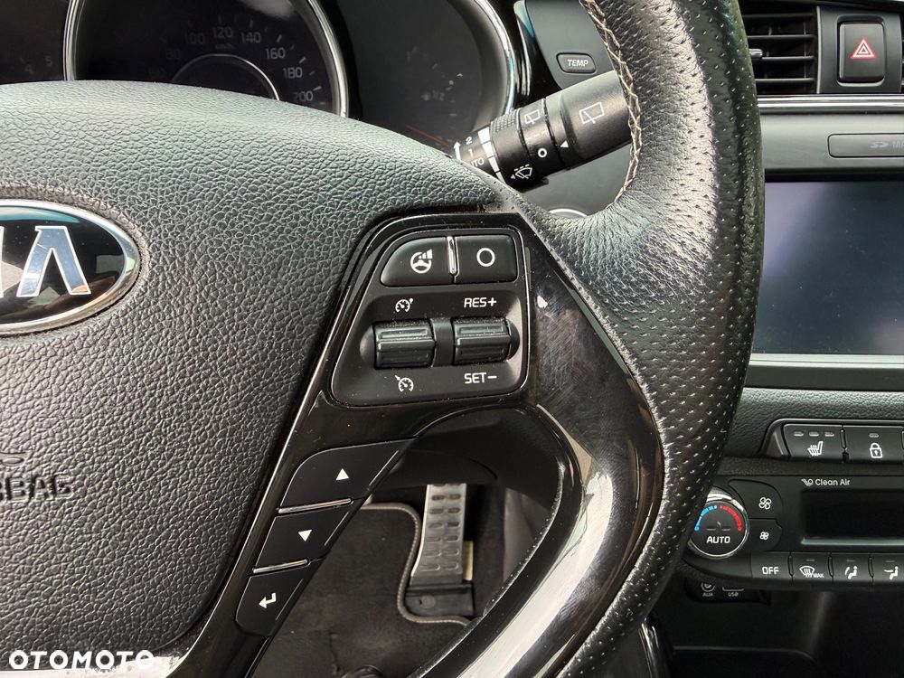 Kia Ceed 1.6 CRDi 136 ISG GT Line - 24
