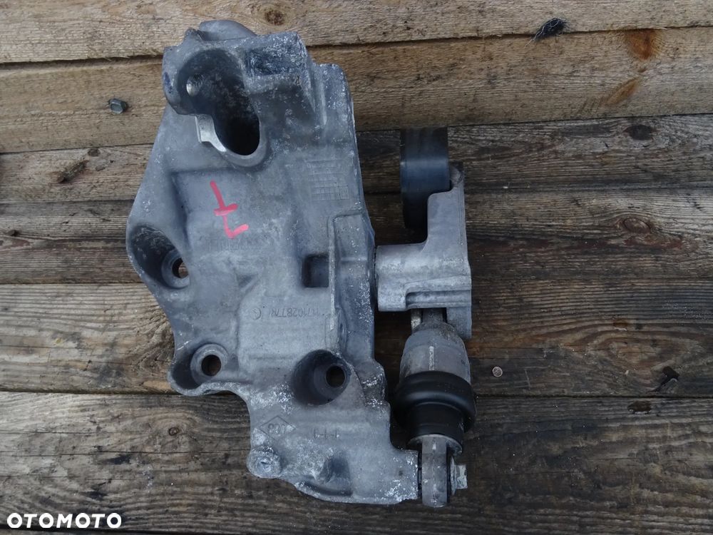 ŁAPA MOCOWANIE 117102877R RENAULT 2.0 DCI - 6