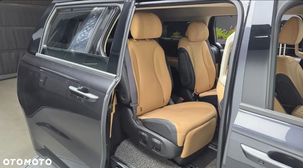 Kia Carnival - 5