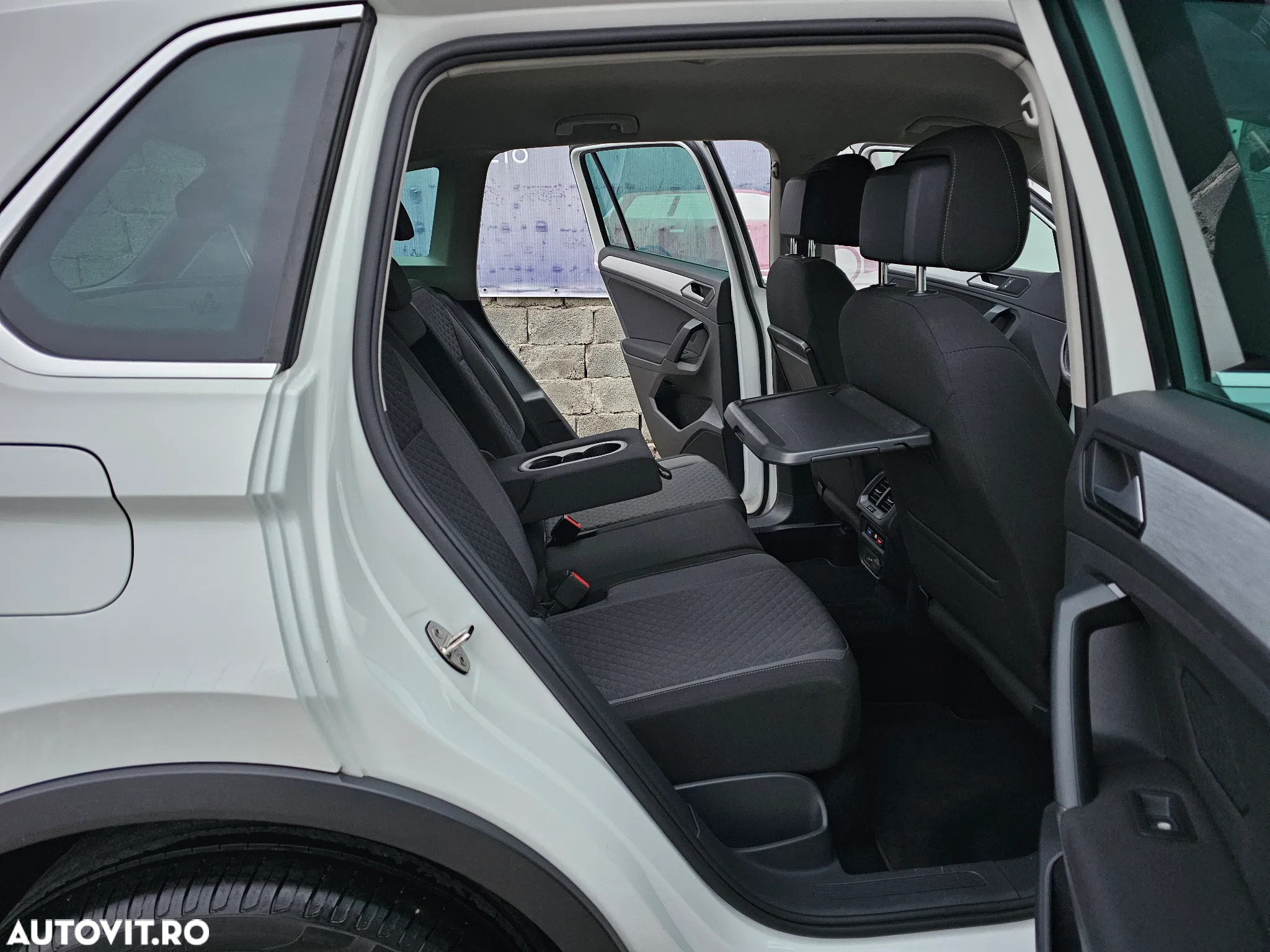 Volkswagen Tiguan 2.0 TDI SCR DSG R-Line - 31