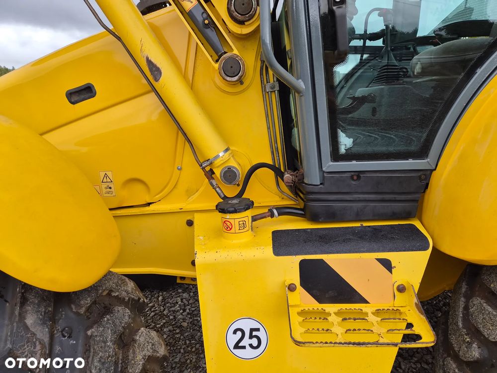 New Holland LB 115 - 6