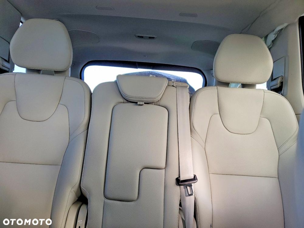 Volvo XC 90 - 12