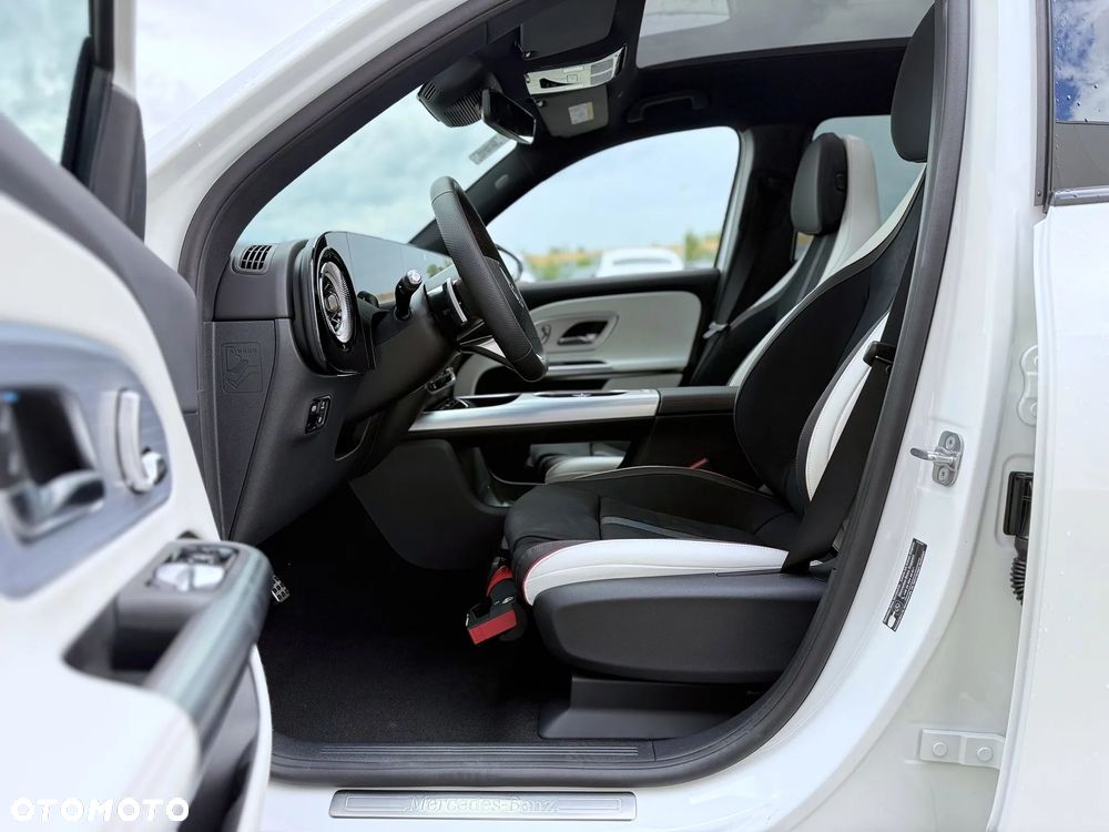 Mercedes-Benz GLB - 19