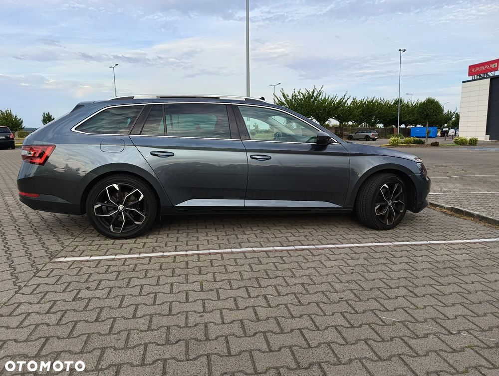 Skoda Superb Combi 2.0 TDI 4x4 DSG Style - 13