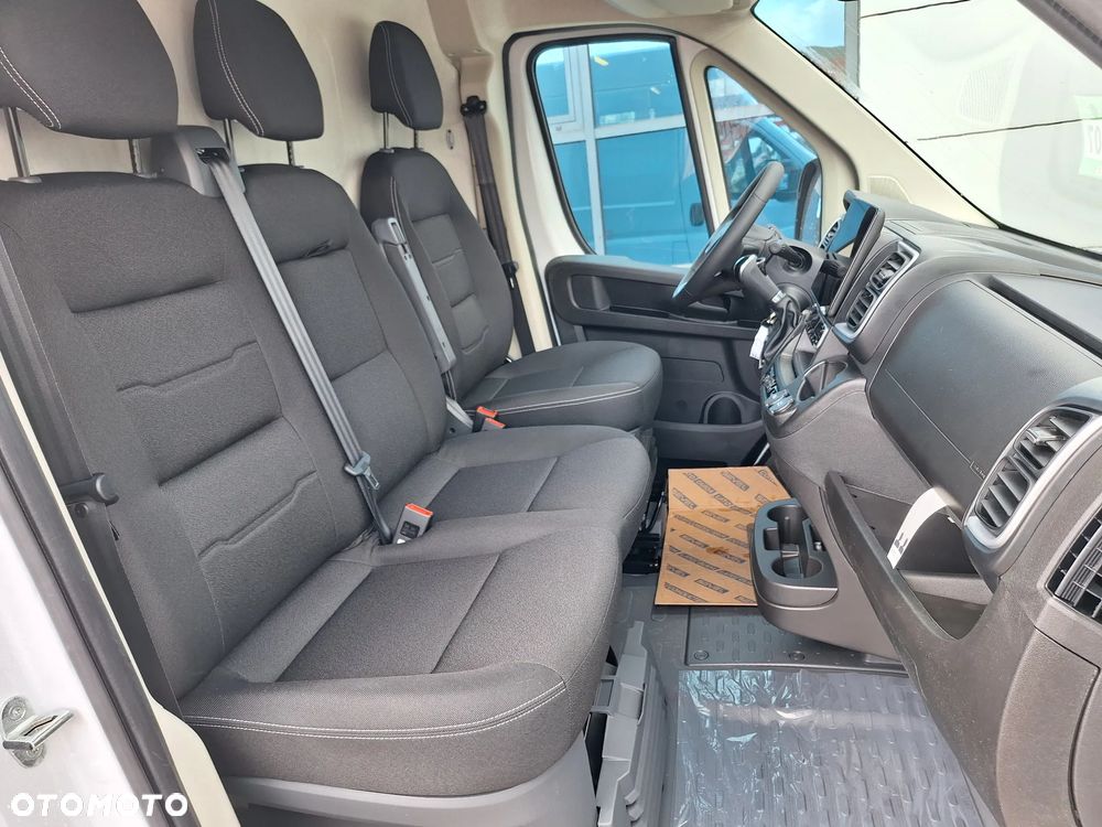 Peugeot Boxer Furgon L4H3 3.5T Heavy Diesel 2.2 180 KM Automat - 12