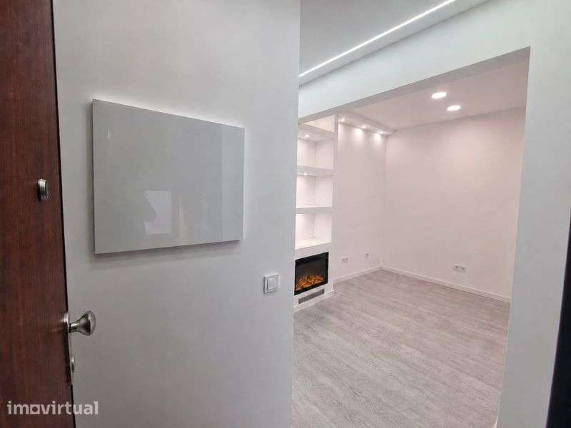 T1+1 com anexo, quintal e terraço, totalmente remodelado - Grande imagem: 3/12