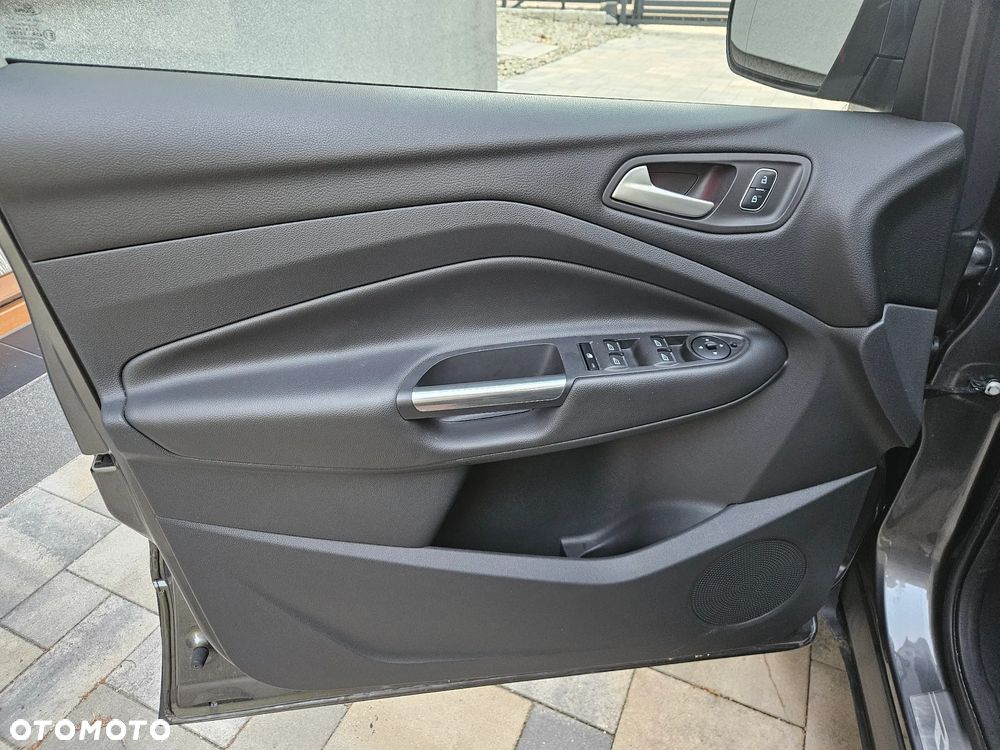 Ford Kuga 1.5 EcoBoost 2x4 Titanium - 11