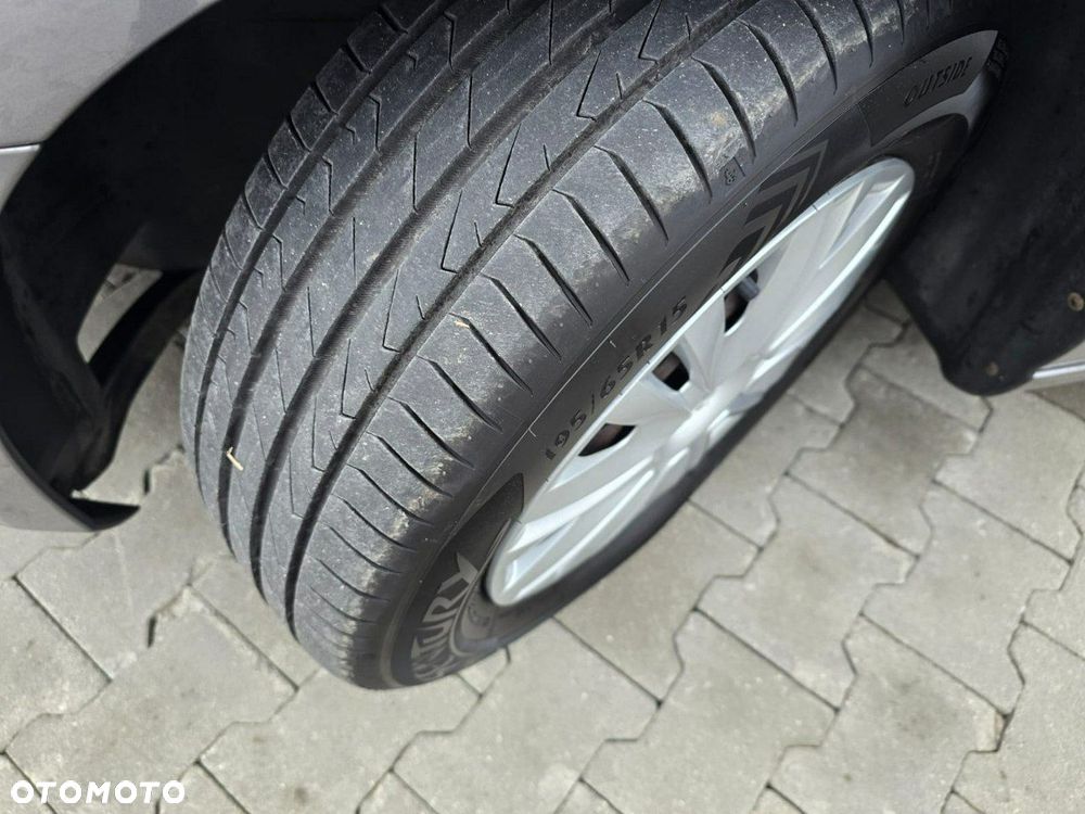 Volkswagen Golf - 36