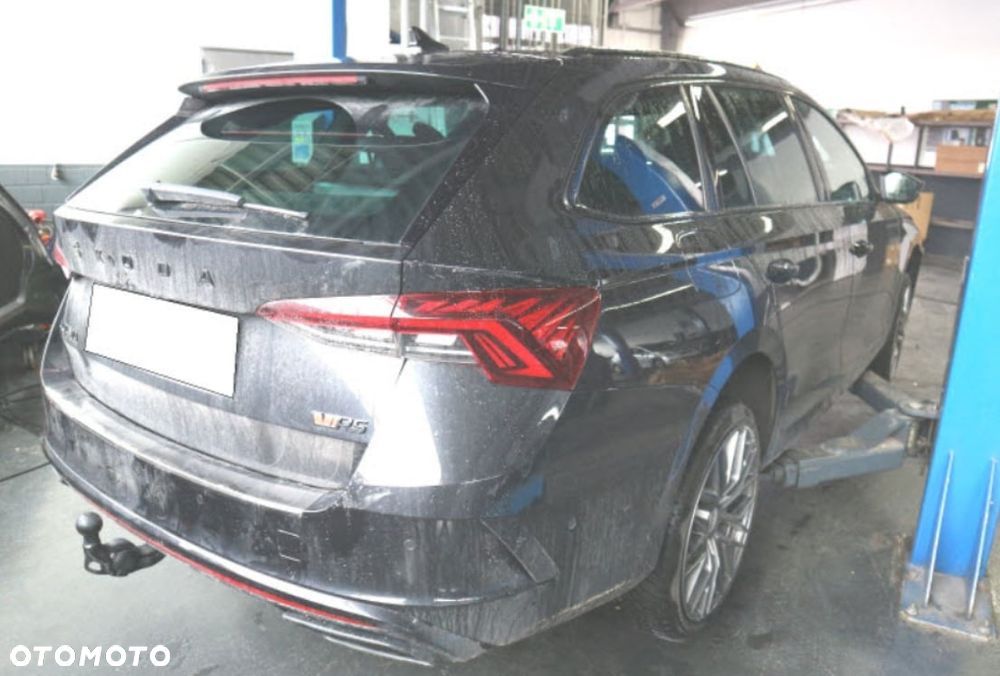 Skoda Octavia 2.0 TSI DSG RS - 7