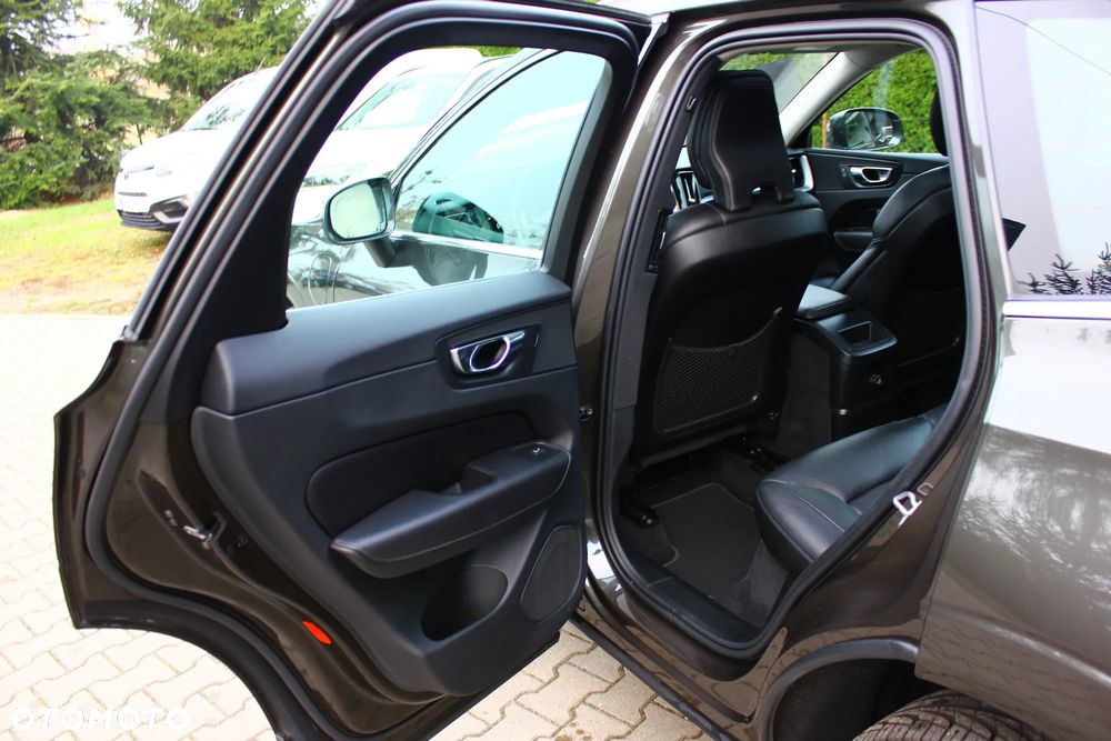 Volvo XC 60 T8 AWD Recharge Geartronic Polestar Engineered - 33