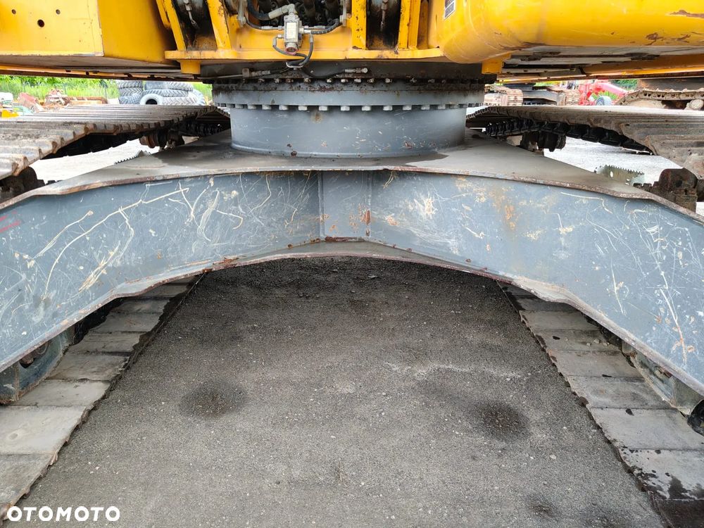 Liebherr R922 - 6