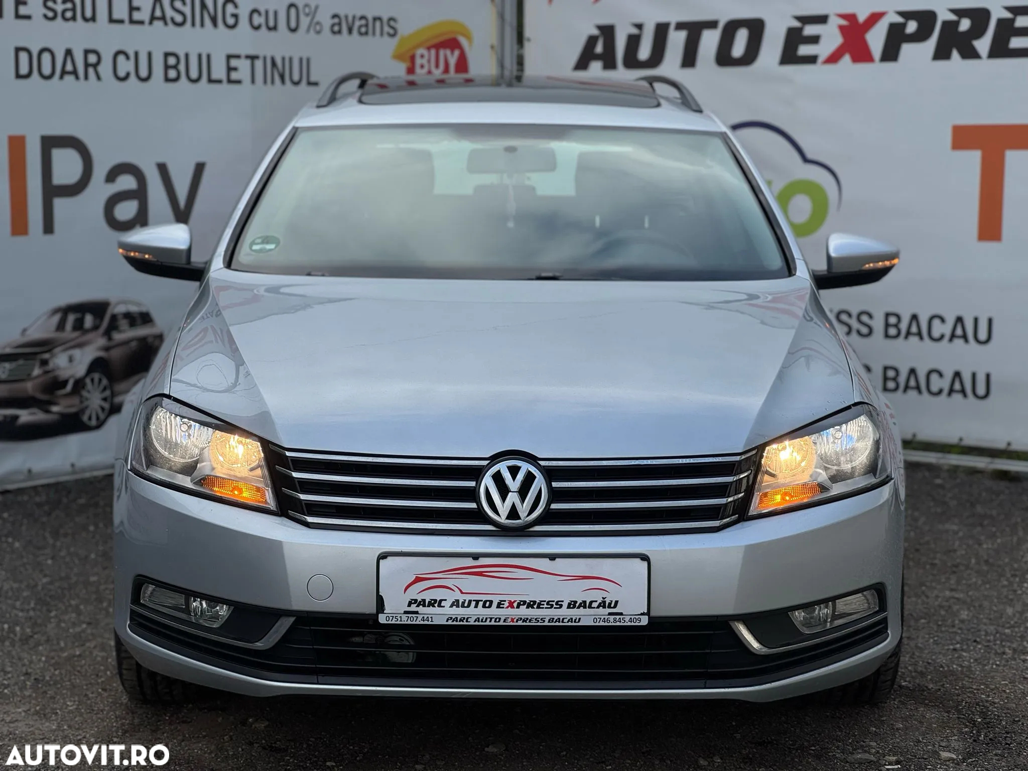 Volkswagen Passat Variant 2.0 TDI Blue TDI Comfortline - 11