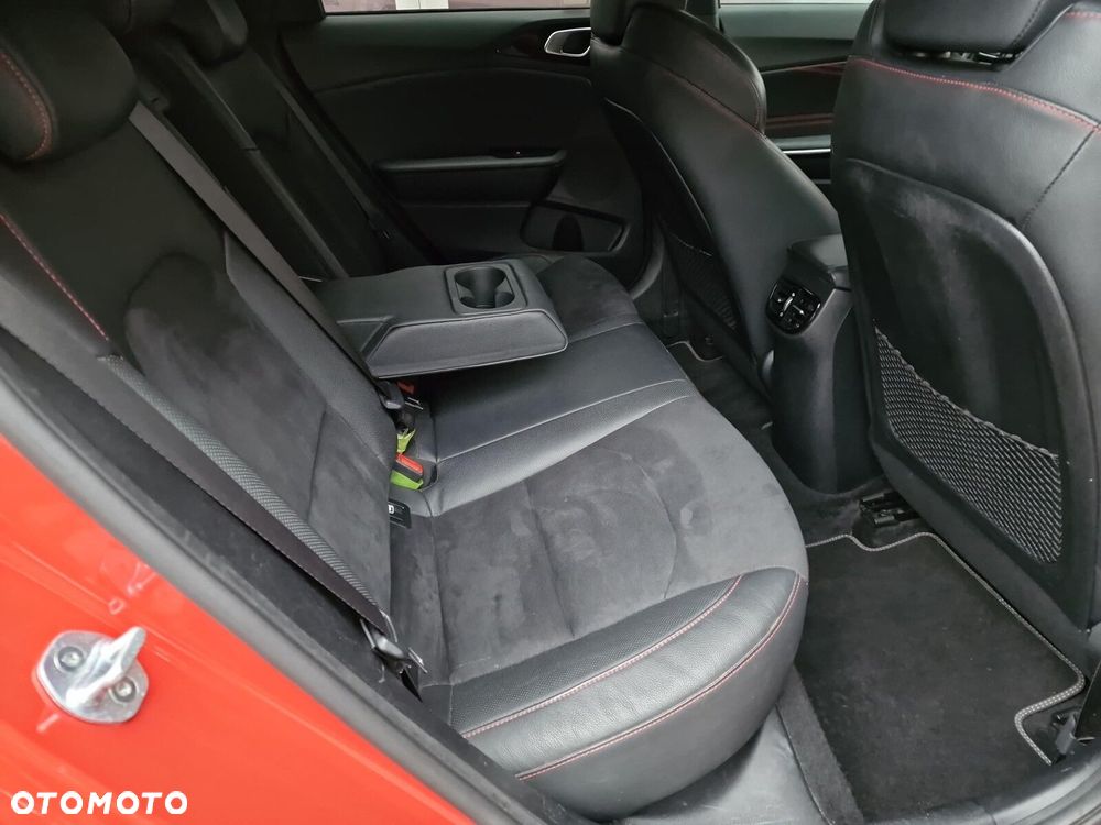 Kia ProCeed 1.6 T-GDI GT DCT - 25