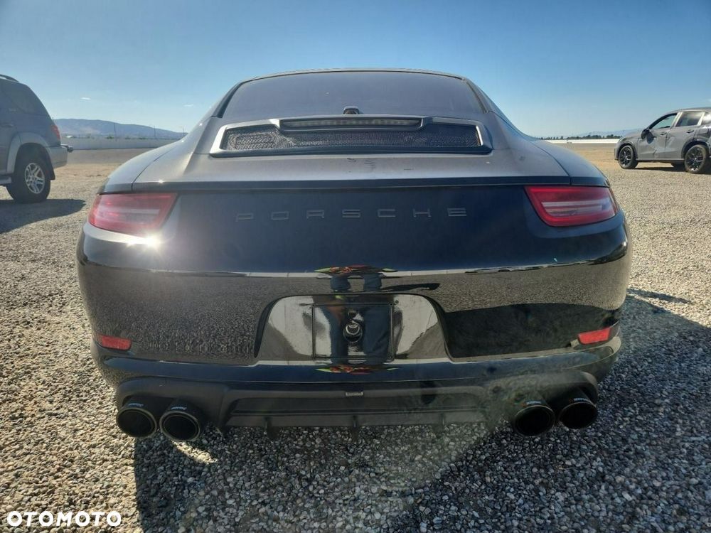 Porsche 911 Carrera 4 PDK - 6