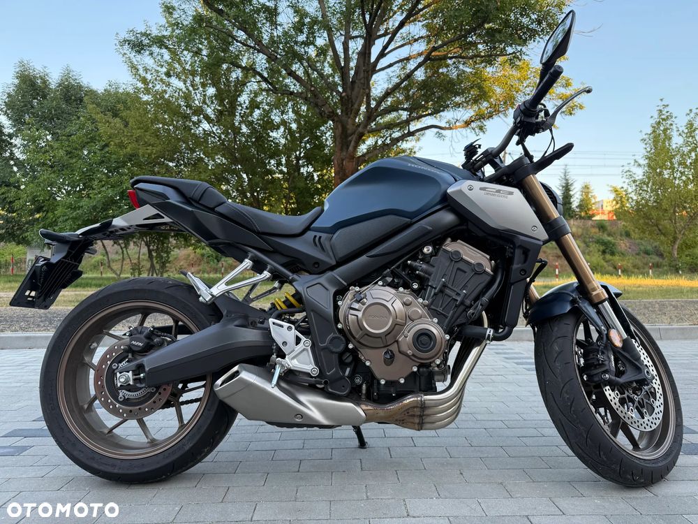 Honda CB - 1