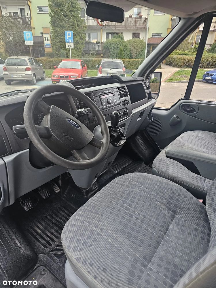 Ford Transit - 12